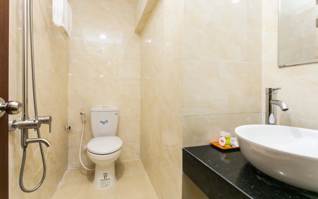 OYO 658 Euro Gold House And Coffee