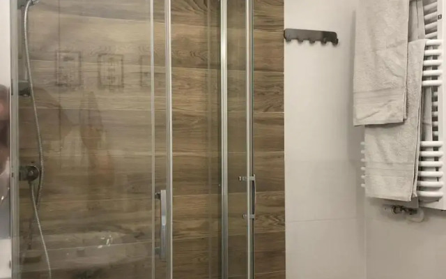 UniQue 106
