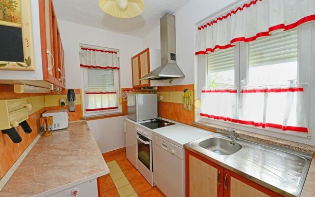 Adorable Holiday Home With Private Pool & Covered Terrace