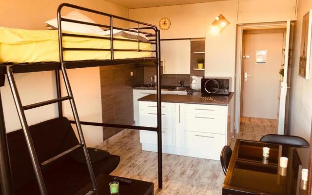 SEIGNOSSE PLAGES: Beau Studio équipé avec terrasse face aux dunes