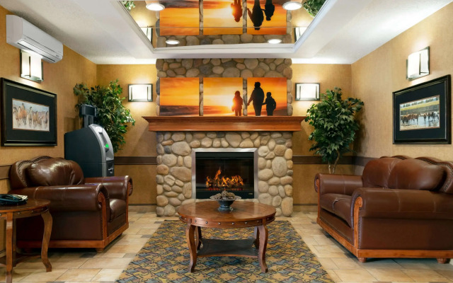 Days Inn & Suites by Wyndham Strathmore