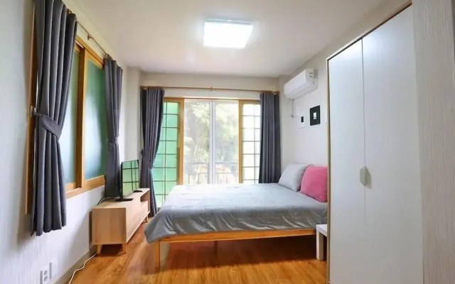 Munmoon House