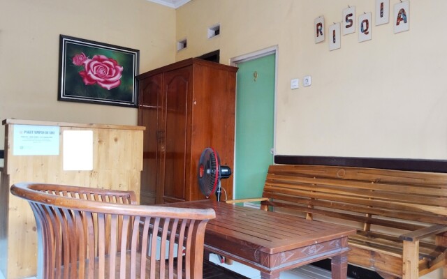 Risqia Homestay Syariah by Cocotel