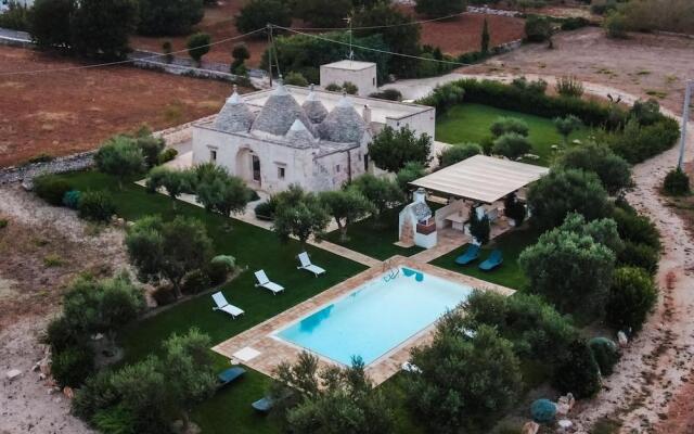 Luxury Trulli Terrarossa With Pool