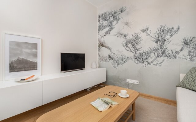Bright Apartment Gdansk by Renters