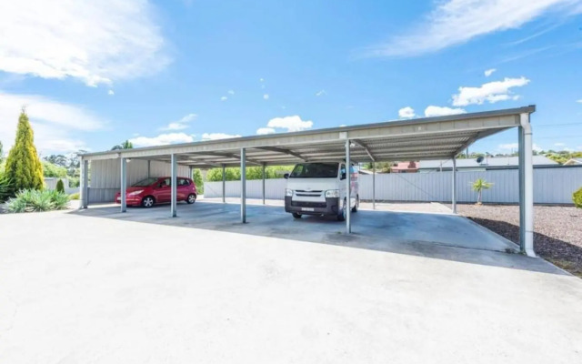 Stylish and Spacious Launceston Villa + Free Wifi