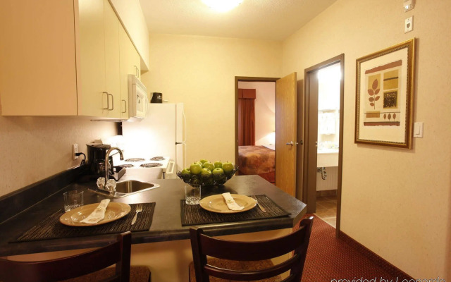 Pomeroy Inn & Suites Fort St. John