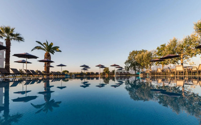 Mythic Summer Hotel
