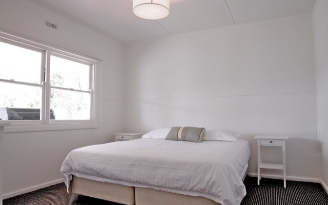 Sorrento Beach Cottages 1 – Guest Rooms – Melbourne