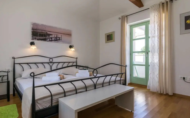 Villa Zelda Comfortable Holiday Residence