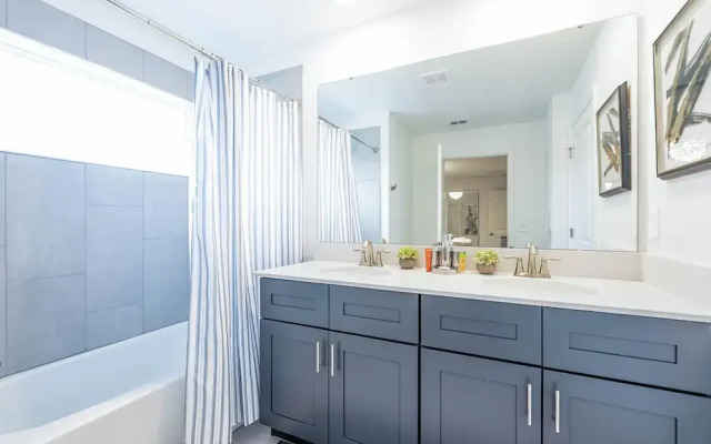 Tvpm-2660rt/sl 4 Bedroom Townhouse by RedAwning