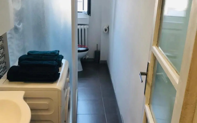 Cozy Apartment 3 Km Away From Duomo