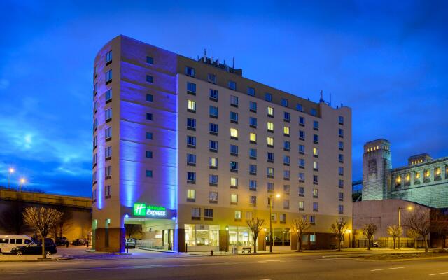 Holiday Inn Express Philadelphia - Penns Landing, an IHG Hotel