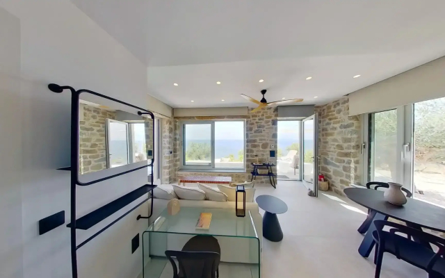 Akria Suites