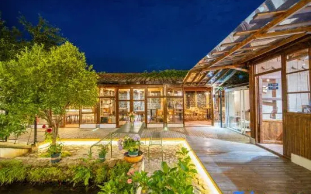 Weizha Mountain Xunxi Homestay.Monet Garden Designer Holiday Homestay