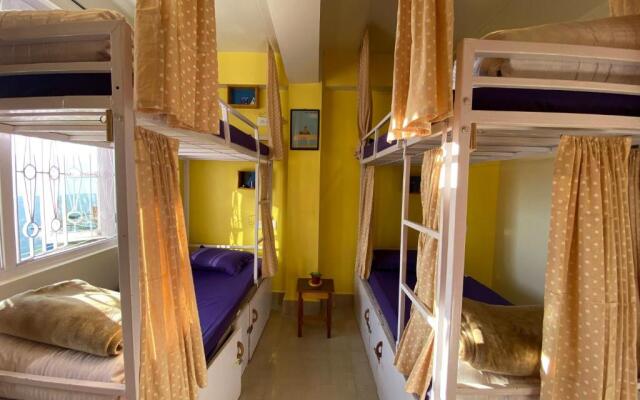 Tag Along Backpackers
