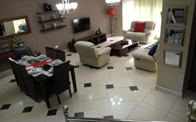 Executive Fully Furnished Apartment Close to Amenities In Massmedia No001