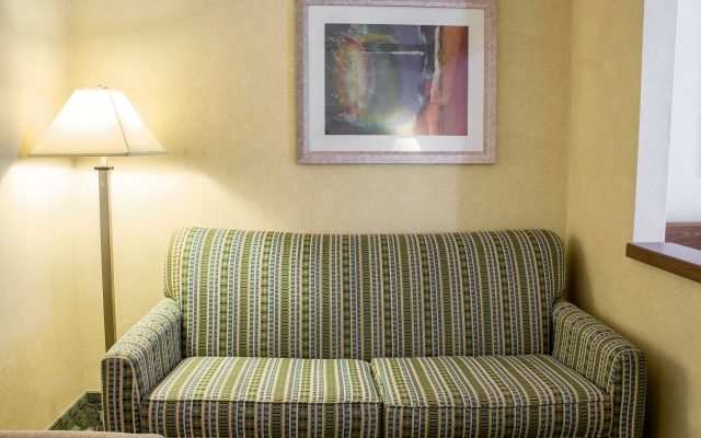 Quality Inn at Collins Road - Cedar Rapids