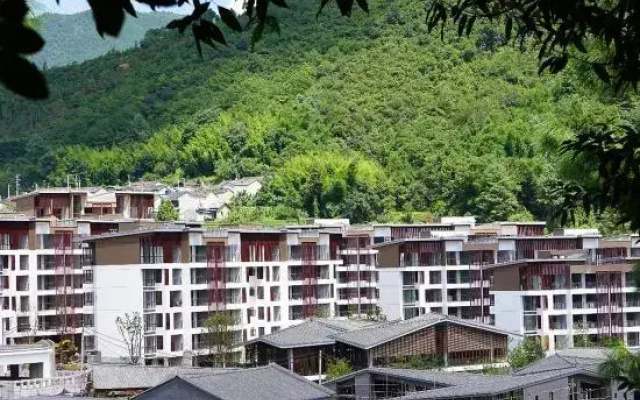 Yunshang Time Hot Spring Holiday Homestay (Tengchong Mayugu Branch)