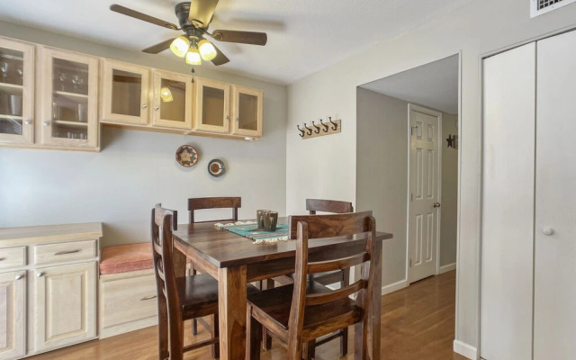 Southwest Splendor 2BR Tempe Townhome