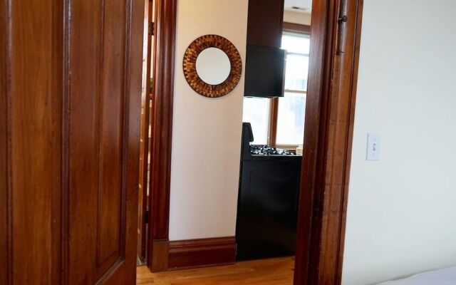 Light-filled Chicago Charmer in Wicker Park
