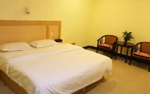 Foshan Xinxin Hotel (Sanshui Square)