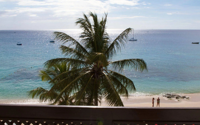 Tropical Sunset Beach Apartment Hotel