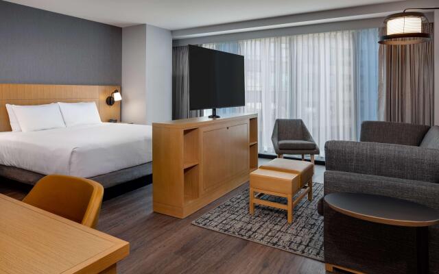 Hyatt Place Boston/Seaport District
