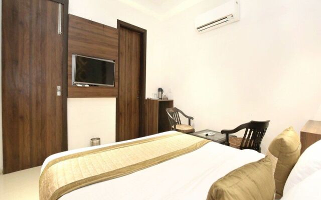 OYO 11680 Hotel Grand Star