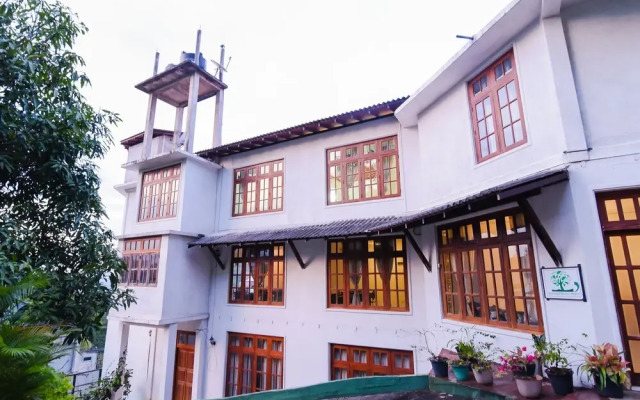 OYO 463 Emerald Breeze