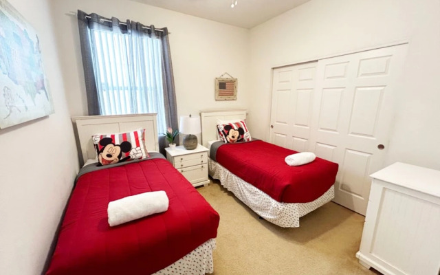 1132 Two En Suites, Davenport, US