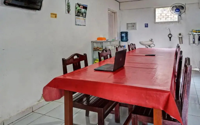 OYO 91872 Sweet 17 KostNearJatim Park Surabaya