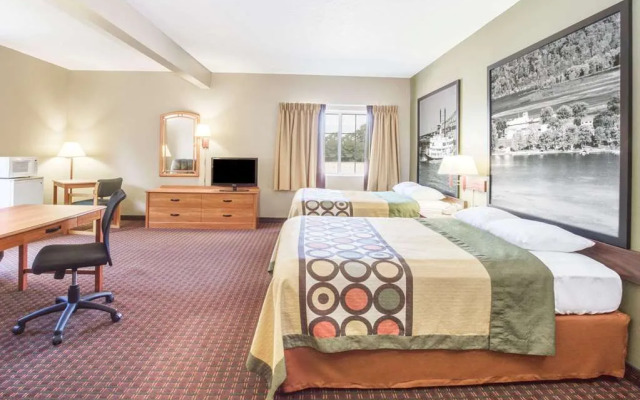 Super 8 Le Claire/Quad Cities