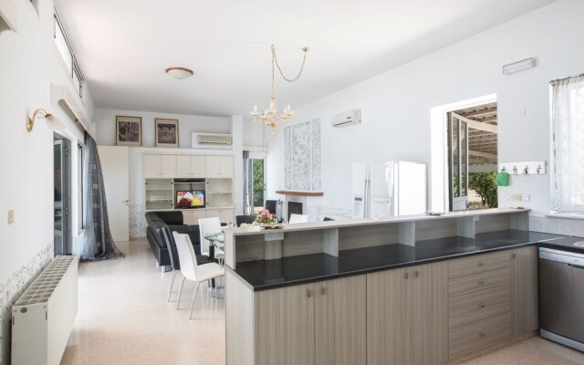 Celebrity Villa Jamie Laing