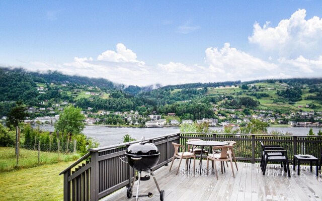 Beautiful Home in Ulvik With 4 Bedrooms and Wifi