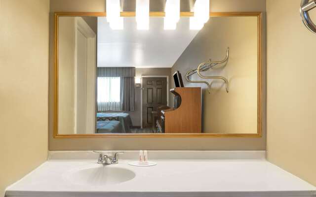 Super 8 by Wyndham Greencastle