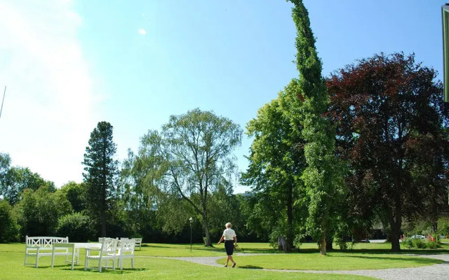 Bårdshaug Herregård