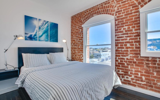 Venice Breeze Suites