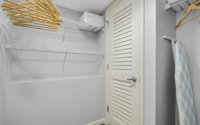 Yacht Club Villas 2-902