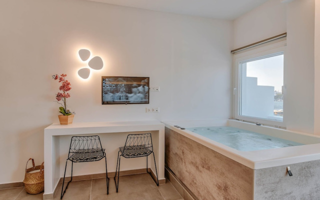 Nautica Suites