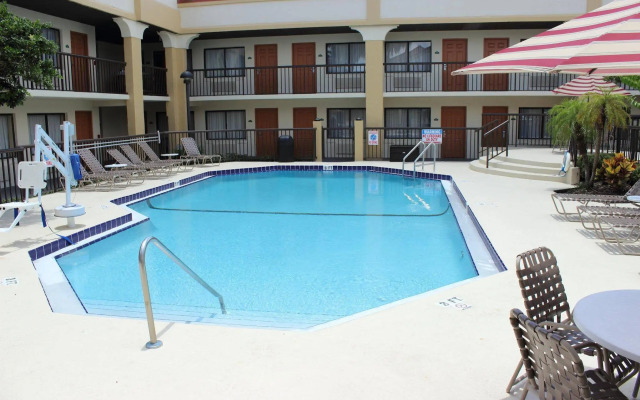 Baymont by Wyndham Orlando East