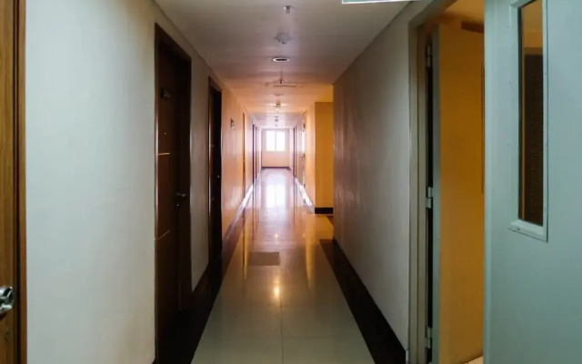 Simple Studio the Oasis Mahogany Apartment