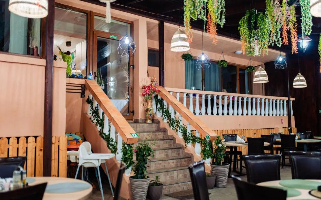 Hotel Roxy & Maryo