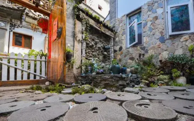 DaLi·Flowers bloom that year raditional garden experience homestay (Ancient City Branch)