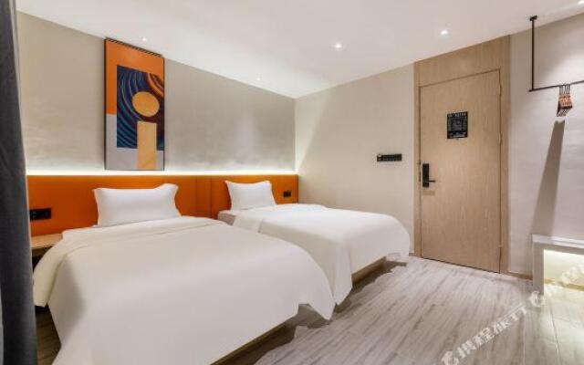Yilong Hotel