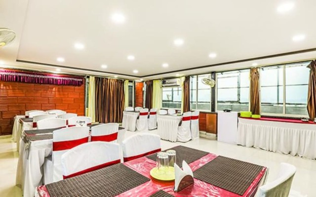 Fabhotel Comfort Inn