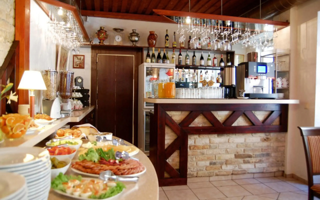 City Gate Hotel