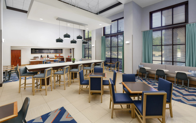 Hampton Inn & Suites West Sacramento