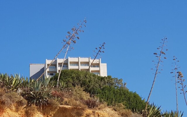 Beautiful Apt sea View IV by Rental4all