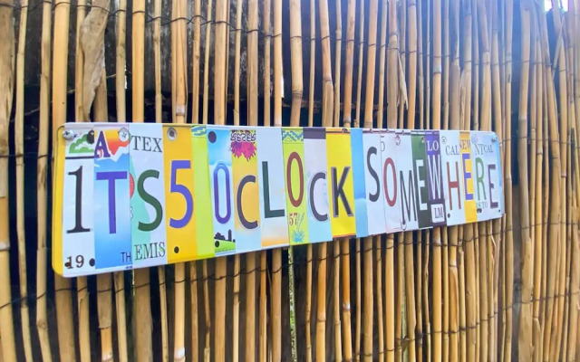 Pet-friendly A-frame Retreat Near Dtwn + Beaches!